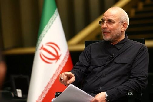 قالیباف: رهبر معظم انقلاب مثل سال ۵۹ در اتاق جنگ بودند