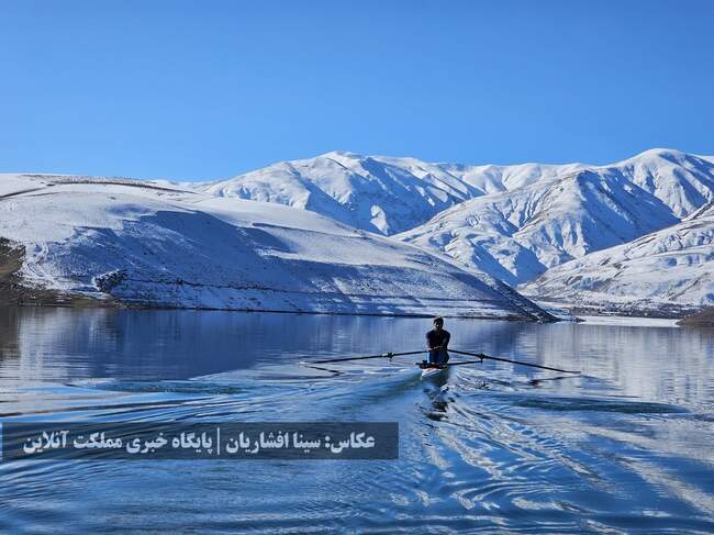 تلاش گرم پاروزنان تیم ملی روئینگ بانوان در سرمای ارومیه + تصاویر