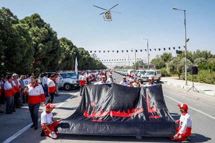 در هر ۱۰۰ عمود مسیر نجف به کربلا مراکز هلال احمر مستقر است/اعزام ۴۴ هزار نیرو