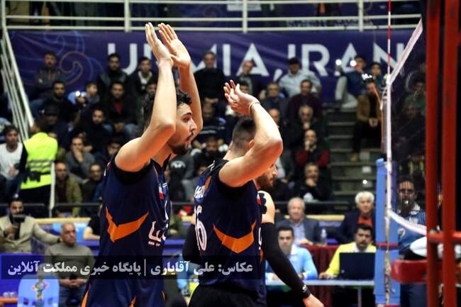 پایان نیم فصل نخست لیگ برتر والیبال با شکست صدرنشین | تصاویر