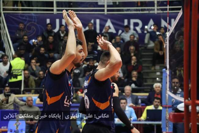 پایان نیم فصل نخست لیگ برتر والیبال با شکست صدرنشین | تصاویر
