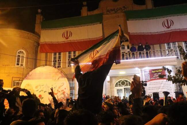 جشن و شادی ایرانیان در پی پیروزی تیم ملی در برابر ولز در جام جهانی قطر