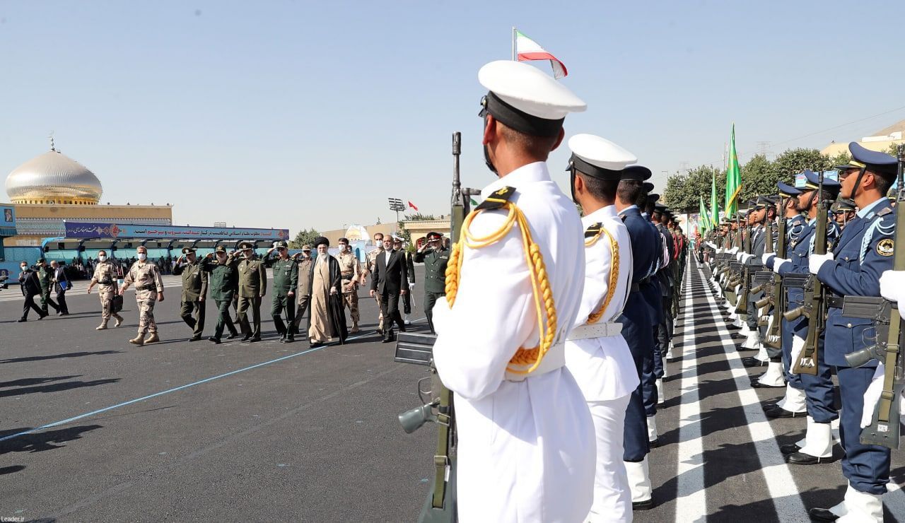 مراسم مشترک دانش‌آموختگی دانشجویان دانشگاههای نیروهای مسلح با حضور مقام معظم رهبری / تصاویر