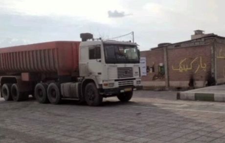توقیف یک دستگاه تریلی با رانندگی نوجوان۱۳ ساله در استان یزد
