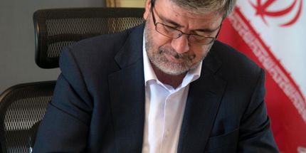مدیرعامل بیمه رازی، روز کارمند را تبریک گفت