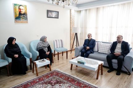 شهید «رجب‌پور» افتخار خانواده بانک مسکن است/ تجلیل از همسر و فرزندان شهید رسانه