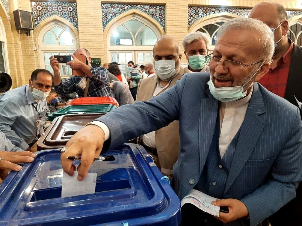 تصاویری از حضور پرشور در صف‌های رای‌گیری انتخابات ۱۴۰۰ / بخش اول