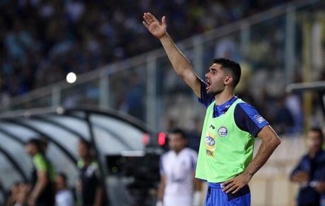 علی کریمی در استقلال ماندنی شد