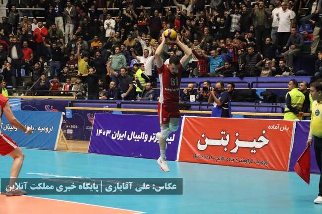 پایان نیم فصل نخست لیگ برتر والیبال با شکست صدرنشین | تصاویر