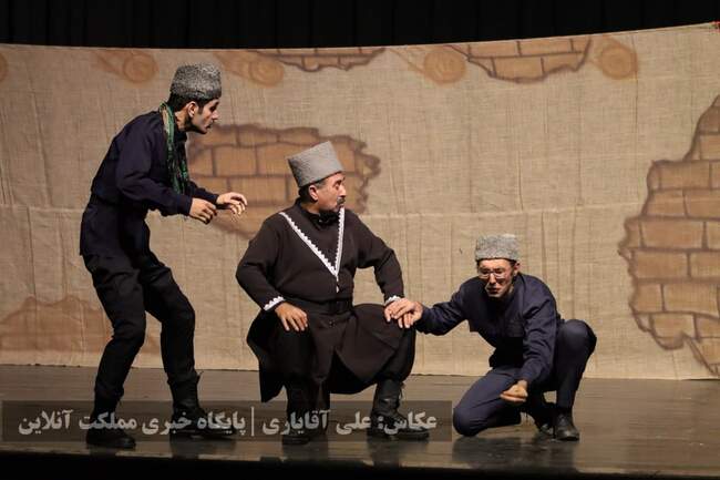 نمایش طنز ترکی «قره پاپاق لوطوسو»