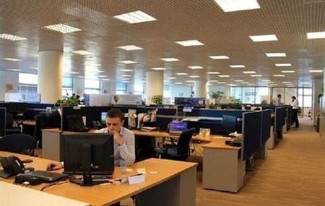 برق بیش از ۱۰۰ نهاد دولتی در پایتخت قطع شد