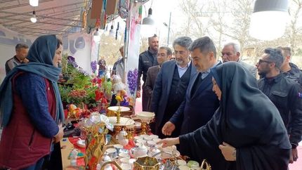 آغاز نمایشگاه نوروزی صنایع دستی و سوغات در دهکده تفریحی و گردشگری باغستان کرج