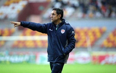 سرمربی جدید فولاد و جایگزین نکونام مشخص شد