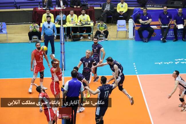 هیجان سکوهای دورنالاریوواسی در لیگ برتر والیبال: ارومیه همچنان در صد