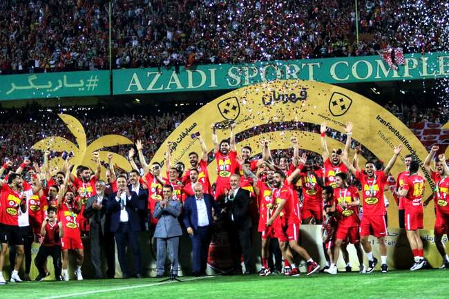 دربی ۱۰۱ و اهدای جام قهرمانی جام حذفی از دید لنزها