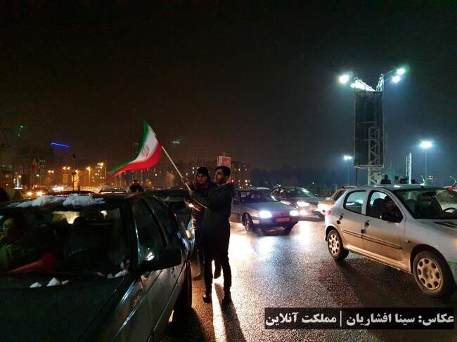 شادی هموطنان بعد از صعود زودهنگام تیم ملی ایران به جام جهانی ۲۰۲۲