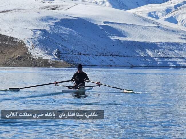 تلاش گرم پاروزنان تیم ملی روئینگ بانوان در سرمای ارومیه + تصاویر