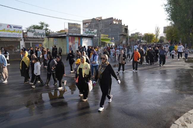 همایش بزرگ پیاده روی خانوادگی شهرستان مهاباد برگزار شد