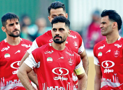 کاپیتان پرسپولیس قراردادش را تمدید کرد