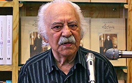 عکسی که بابک کریمی از مزار پدرش منتشر کرد