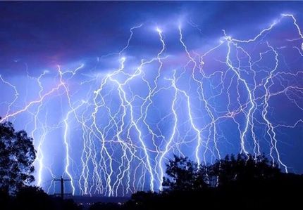 رعدوبرق جان ۱۱ سلفی انداز را در هند گرفت
