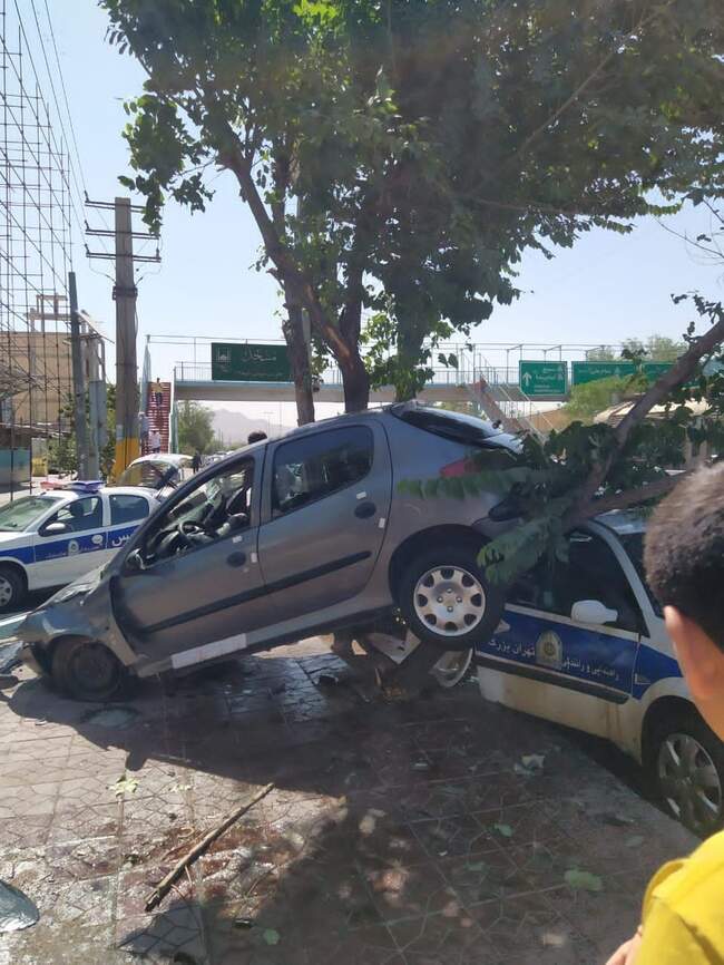 تصاویری از دو تصادف سنگین امروز / باز هم ایربگ‌ها باز نشد