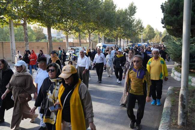 همایش بزرگ پیاده روی خانوادگی شهرستان مهاباد برگزار شد
