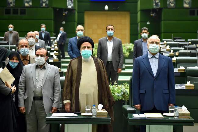 به مناسبت روز مجلس، نشست مشترک مجلس شورای اسلامی و دولت برگزار شد