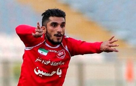 مدافع سابق پرسپولیس از فوتبال خداحافظی کرد