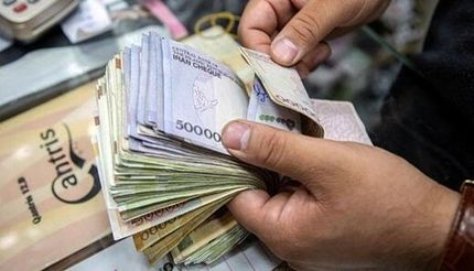 واریز حقوق بهمن و عیدی بازنشستگان کشوری