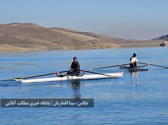 تلاش گرم پاروزنان تیم ملی روئینگ بانوان در سرمای ارومیه + تصاویر