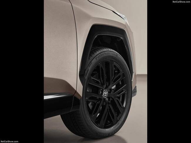 رونمایی تویوتا از نسل جدید RAV4 