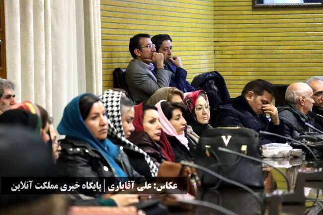 نشست انجمن ادبی قرار پیرامون زندگی‌ و آثار شاعر معاصر ارومیه‌ای