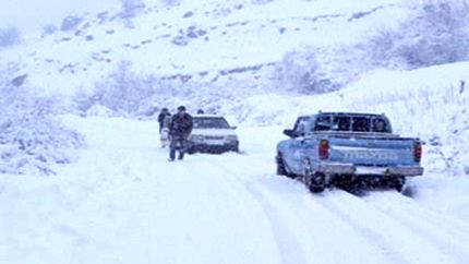 برف، راه تمام روستاهای الیگودرز را مسدود کرد
