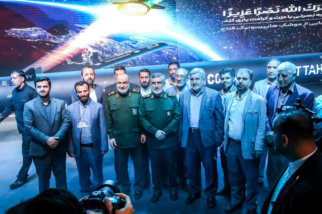 تصاویری از رونمایی موشک راهبردی هایپرسونیک فتاح