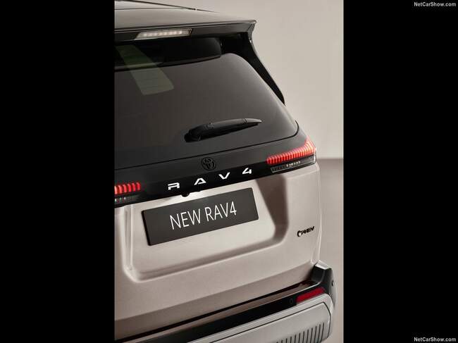 رونمایی تویوتا از نسل جدید RAV4 