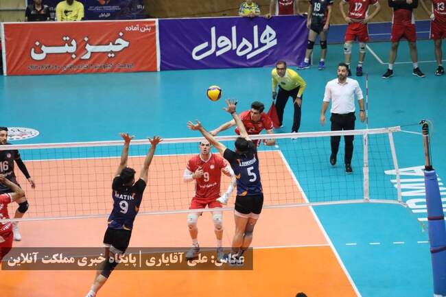 پایان نیم فصل نخست لیگ برتر والیبال با شکست صدرنشین | تصاویر