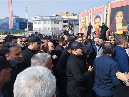 حضور رئیس جمهور کشورمان در مراسم تشییع شهدای اقتدار
