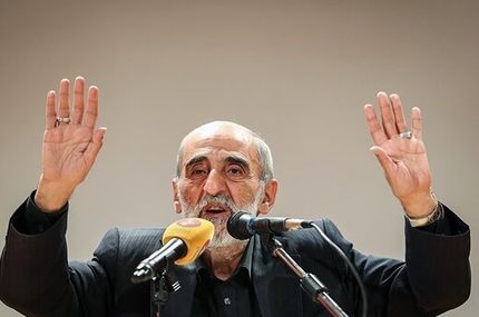 عذرخواهی حسین شریعتمداری از آیت الله سیستانی