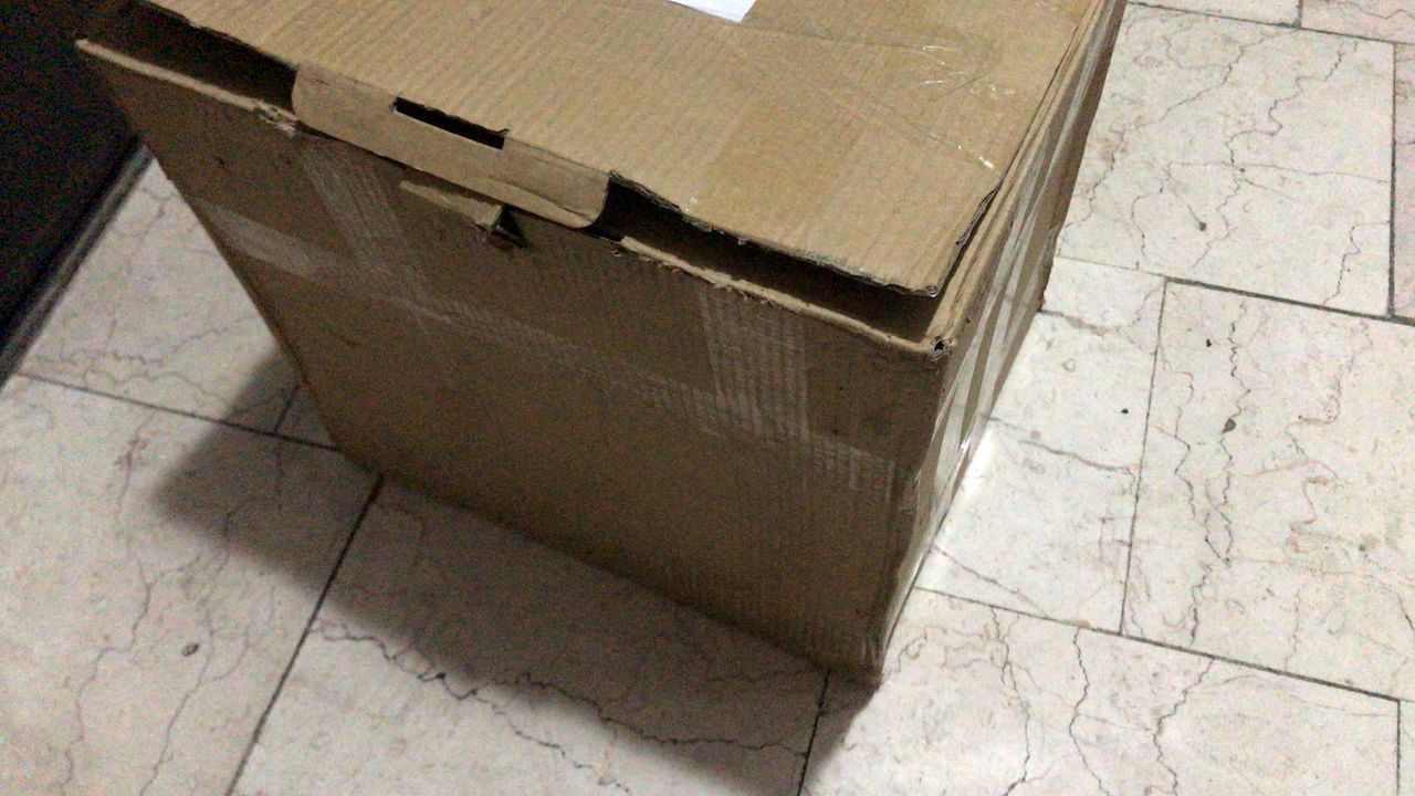 تیپاکس مسئولیت ناپذیر / تحویل کالای قاچاق بصورت شکسته و با دریافت هزینه نامتعارف از مشتری!