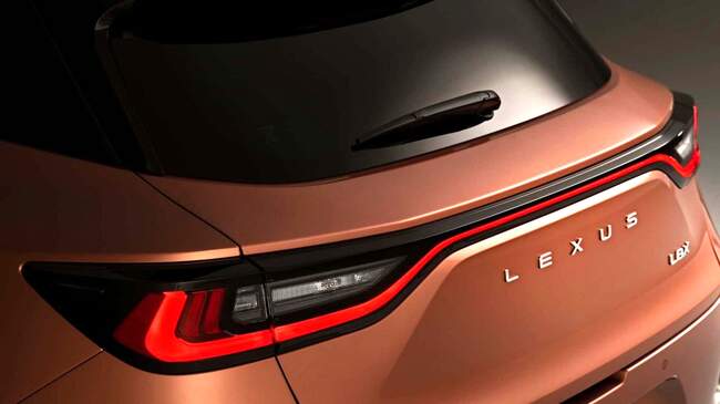 لکسوس LBX معرفی شد