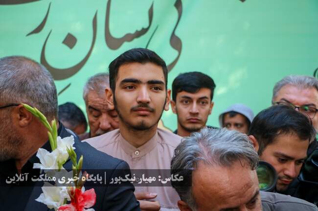 تشییع و تدفین شهید گمنام ۱۷ ساله در یادمان مجموعه ورزشی غدیر ارومیه
