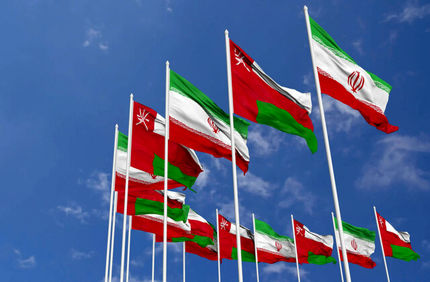 امضای سند چارچوب همکاری بلندمدت سیاسی بین ایران و عمان و حداقل ۱۴ سند همکاری با عمان در سفر رئیس جمهور