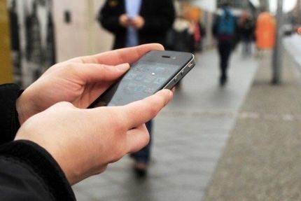اسپانسر استقلال یک موبایل هم وارد نکرده است