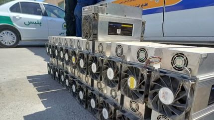 ده‌ها دستگاه ماینر غیرمجاز از یک خانه در اصفهان کشف و ضبط شد