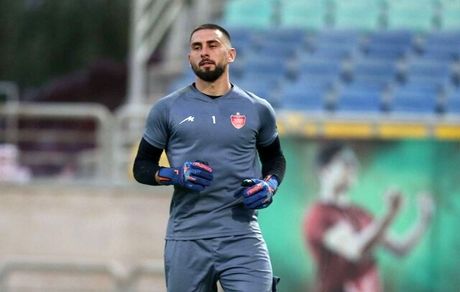 دروازه‌بان الجزایری تیم فوتبال پرسپولیس جدا شد