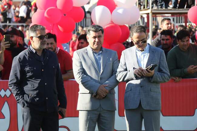 جشن قهرمانی باشکوه ولی نیمه تمام تیم فوتبال تراکتور