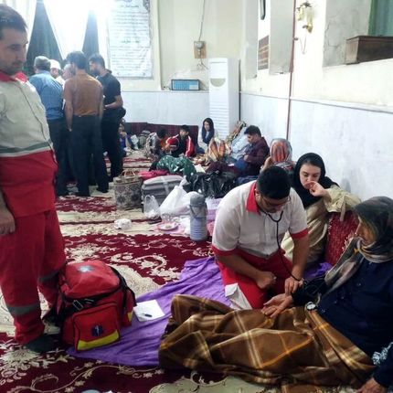 انحراف یک اتوبوس در محور بجنورد-آشخانه / ۴۰ مسافر در مسجد اسکان یافتند