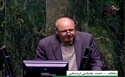 نماینده اردستان: اگر آقای پزشکیان در وسط انتخابات، این لیست را ارائه می‌کرد، جلیلی به نفعش کنار می‌کشید