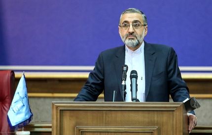 بانک‌ها حق تعطیلی واحدهای تولیدی و بیکاری کارگران را ندارند